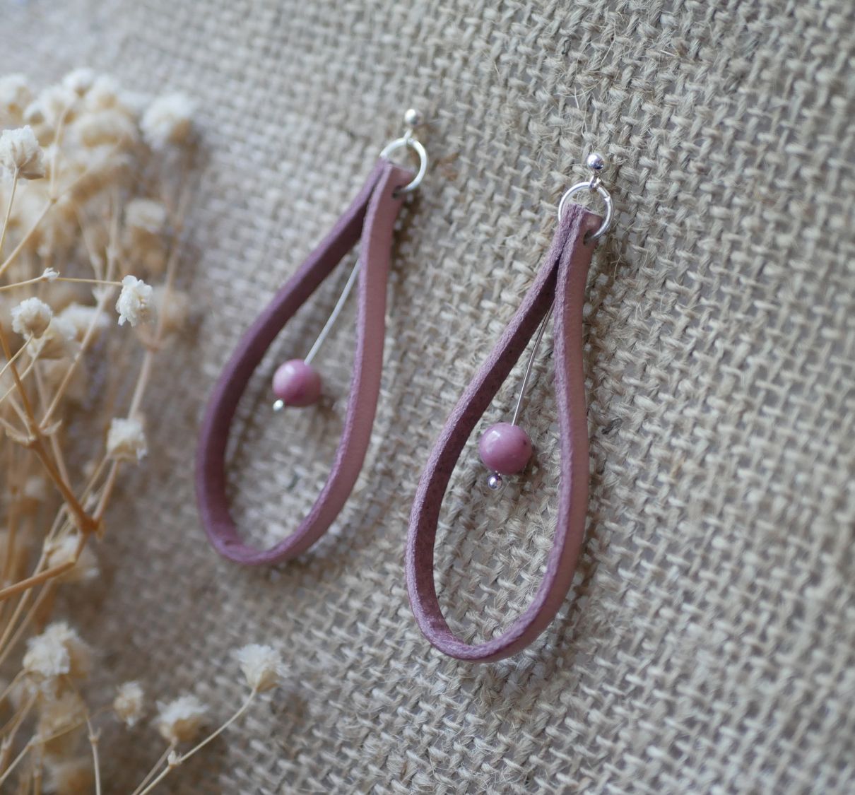 Old rose leather earrings on 925 silver studs 