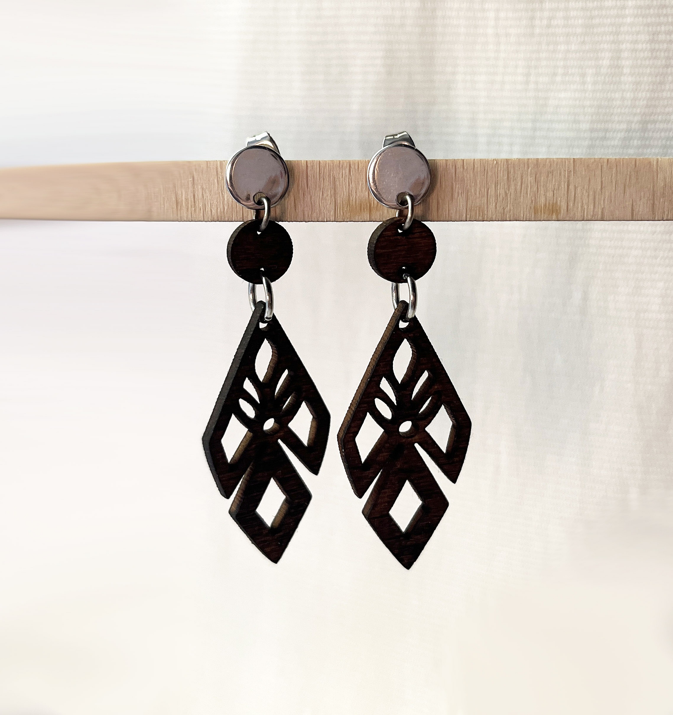 boucles d'oreilles bois noyer longue