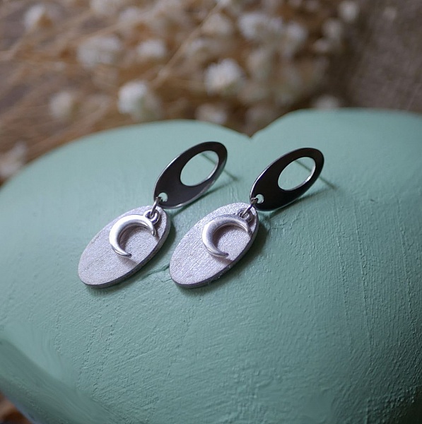 Boucles d'oreilles pendantes g&eacute;om&eacute;triques ovales blanc croissants de lune