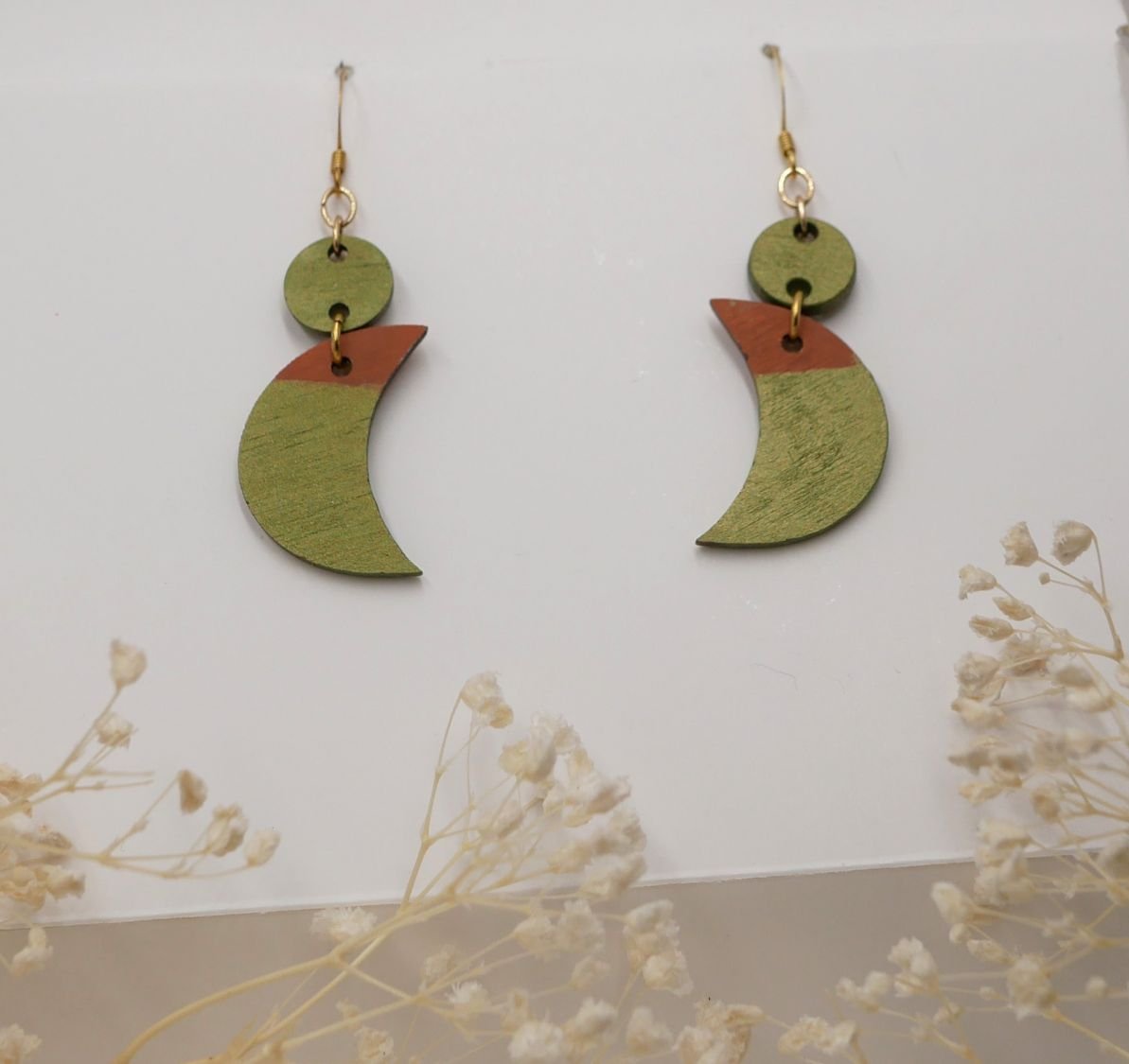 Green metallic and brown wooden moons earrings