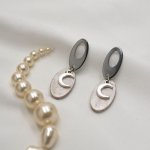 Boucles d'oreilles pendantes géométriques ovales blanc croissants de lune