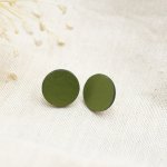 Round wooden earrings painted in green metallic effect