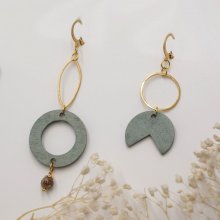 Wood and gold brass asymmetrical geometric earrings