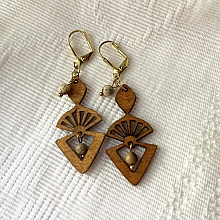 Boucles d'oreilles g&eacute;om&eacute;triques en bois et mini perles