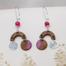 Walnut wood earrings with fuchsia beads