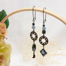 Asymmetrical earrings in natural brass and hematite beads