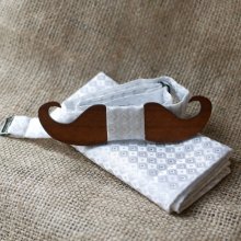 White satin pouch and wooden bow tie of your choice