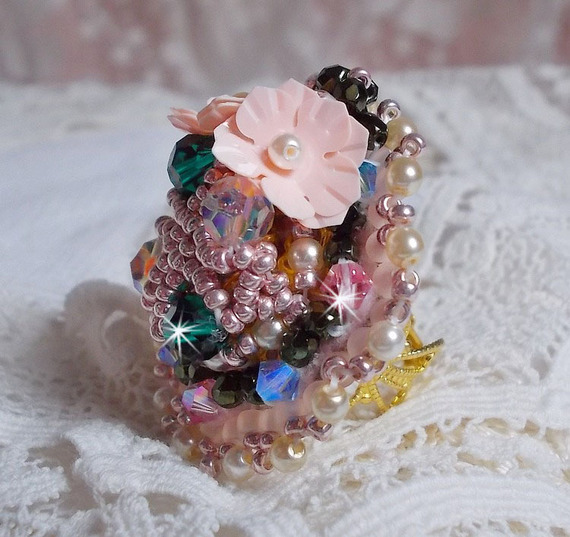 Bohemian ring embroidered with Swarovski crystals, facets and Miyuki beads