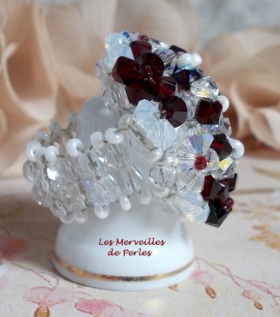 Garnet and White ring with facets and spinners in Swarovski crystal