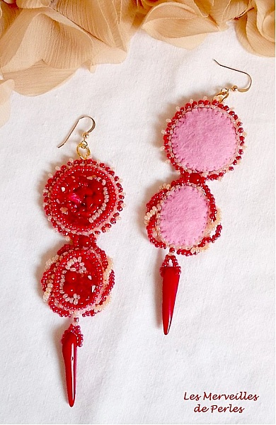 BO Coralie embroidered with coral semi-precious stones, Swarovski crystals, seed beads and hooks in Gold Filled 14 carats