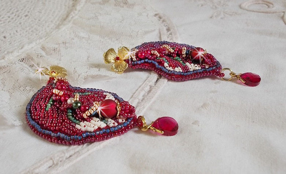 BO Enchantment of Autumn embroidered with Swarovski crystals, pearls and seed beads