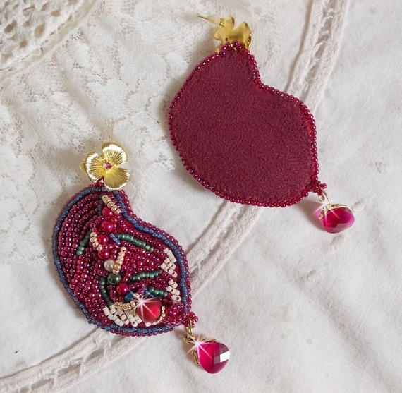 BO Enchantment of Autumn embroidered with Swarovski crystals, pearls and seed beads