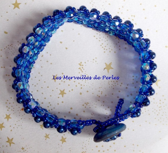 Night Blue bracelet with pearly glass beads and facets