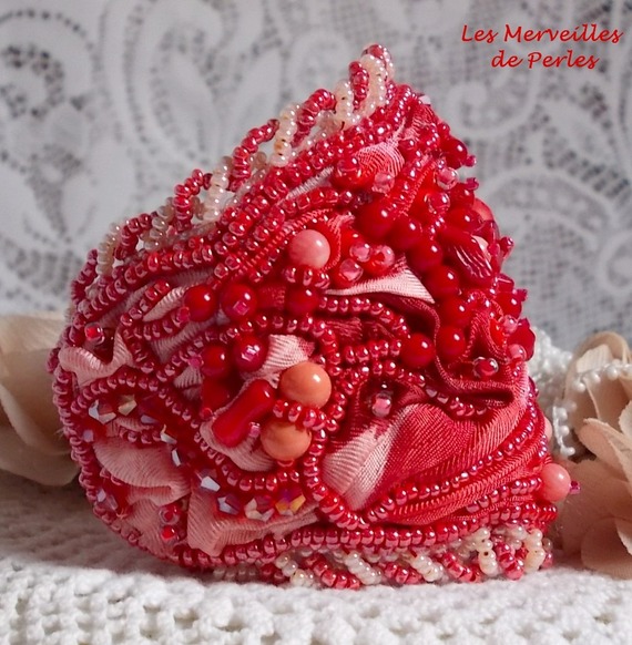 Bracelet Coralie cuff embroidered with red corals, Rose Light and seed beads