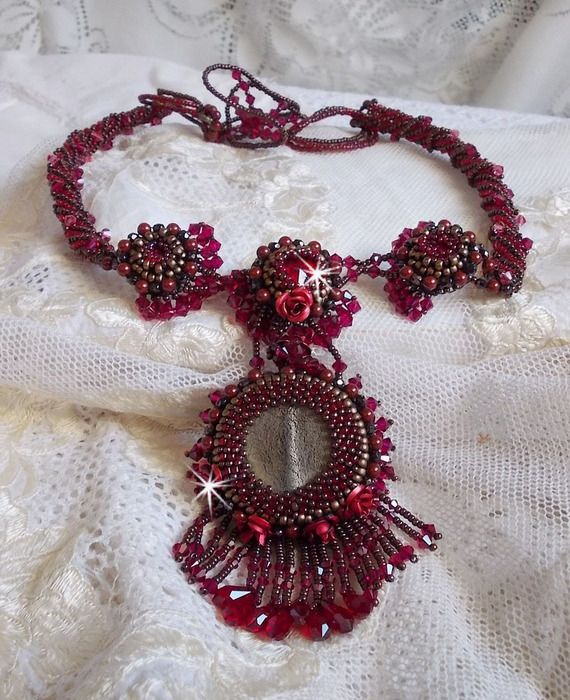 Rubby One necklace embroidered with Swarovski crystals and a ceramic cabochon