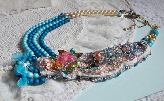 Eternal Blue necklace embroidered with Swarovski crystals 