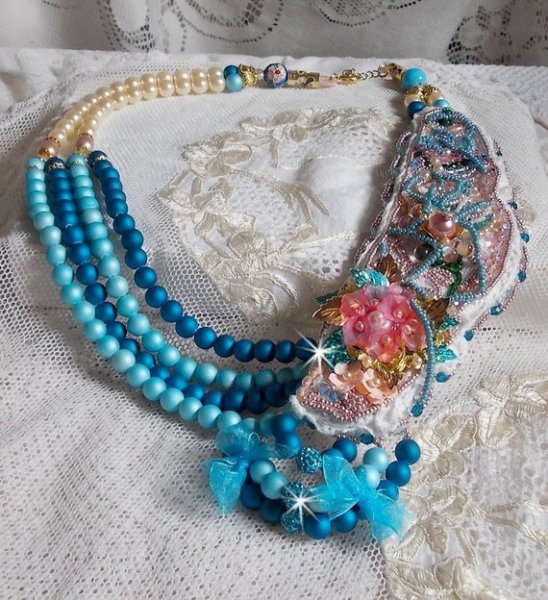 Eternal Blue necklace embroidered with Swarovski crystals 