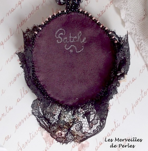 Pendant necklace Marquise embroidered with pearly pearls, a beautiful lace, a sumptuous jewel 