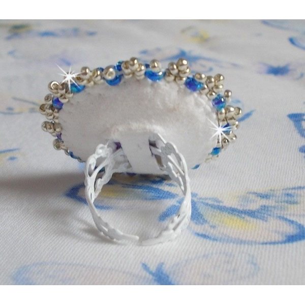 Azure ring embroidered with Swarovski crystals and pearls