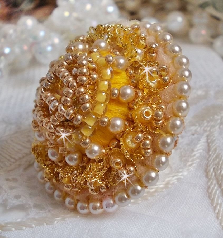 Buttercup ring embroidered with a Swarovski crystal and yellow DMC cotton