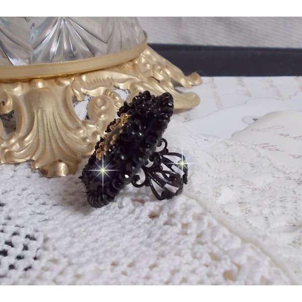 Cleopatra ring embroidered with black onyx, black resin roses and seed beads