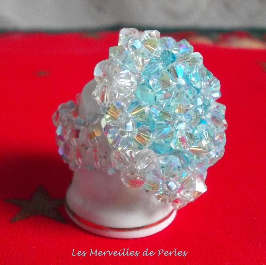 Ring Crystal Blue with facets and spinning tops in Swarovski crystal