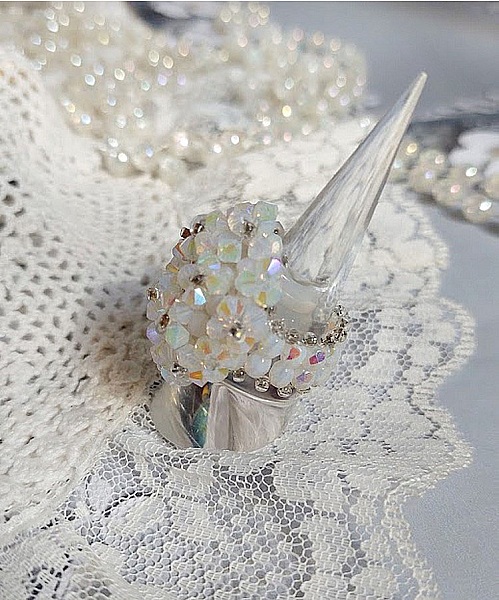 Crystal ring with facets and spinning tops in Swarovski crystal