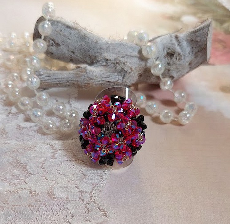 Elegance ring with facets and spinning tops in Swarovski crystal