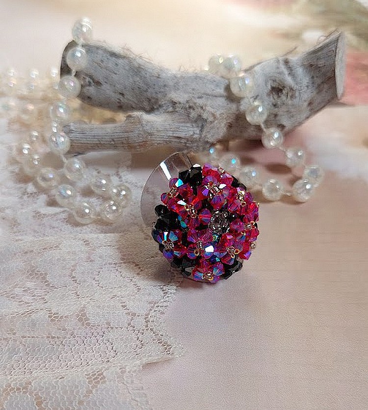 Elegance ring with facets and spinning tops in Swarovski crystal