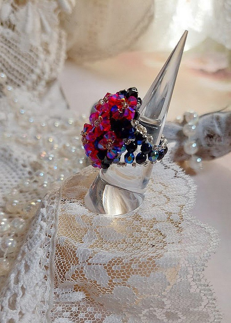 Elegance ring with facets and spinning tops in Swarovski crystal