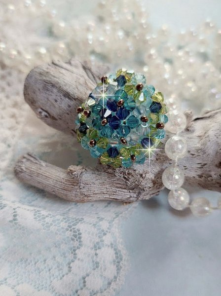 Hope ring with facets and spinning tops in Swarovski crystal