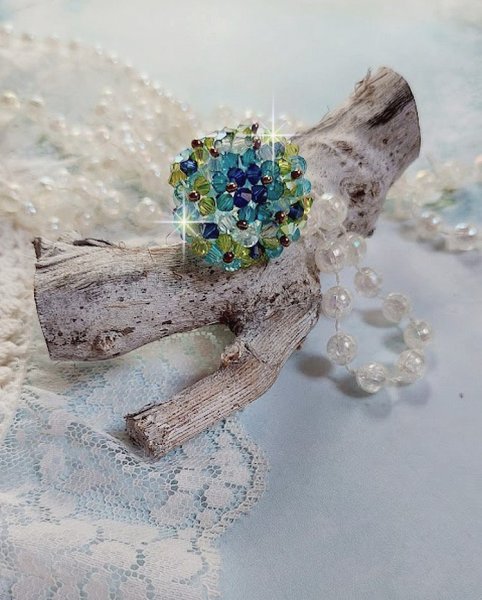 Hope ring with facets and spinning tops in Swarovski crystal