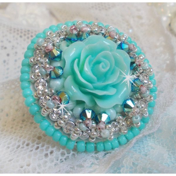 Blue Flowers Haute-Couture ring embroidered with a resin rose and Swarovski crystals 