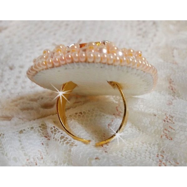 Idylle Beauty ring embroidered with Swarovski crystals, cabochon and pearls