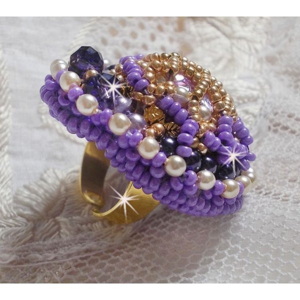 Laureline ring embroidered with round flattened pearls and a Swarovski crystal cabochon