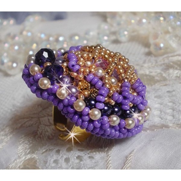Laureline ring embroidered with round flattened pearls and a Swarovski crystal cabochon
