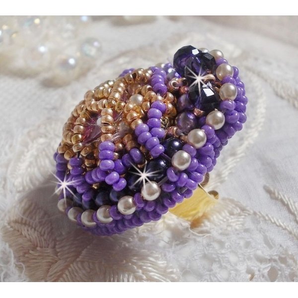 Laureline ring embroidered with round flattened pearls and a Swarovski crystal cabochon