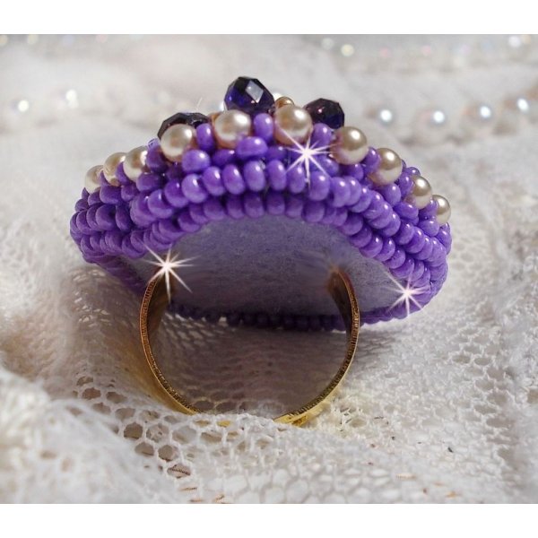 Laureline ring embroidered with round flattened pearls and a Swarovski crystal cabochon