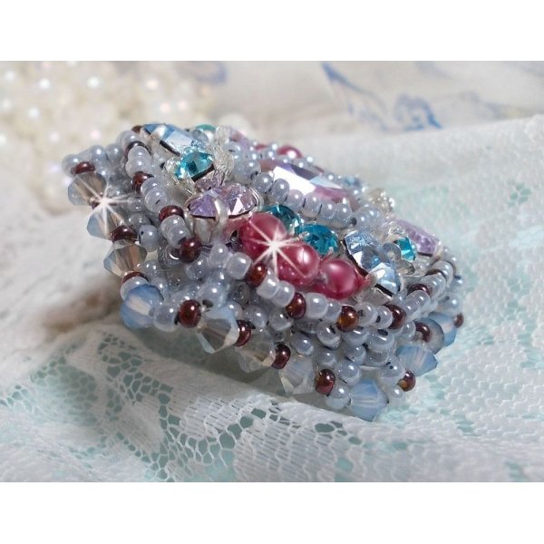 Ring Mademoiselle Bluse embroidered with Swarovski crystals and beautiful seed beads of qulaity