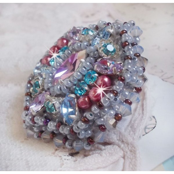 Ring Mademoiselle Bluse embroidered with Swarovski crystals and beautiful seed beads of qulaity