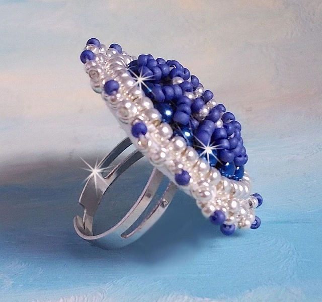 Marine Blue ring embroidered with Swarovski crystal, round pearls and Miyuki seed beads