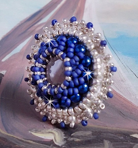 Marine Blue ring embroidered with Swarovski crystal, round pearls and Miyuki seed beads