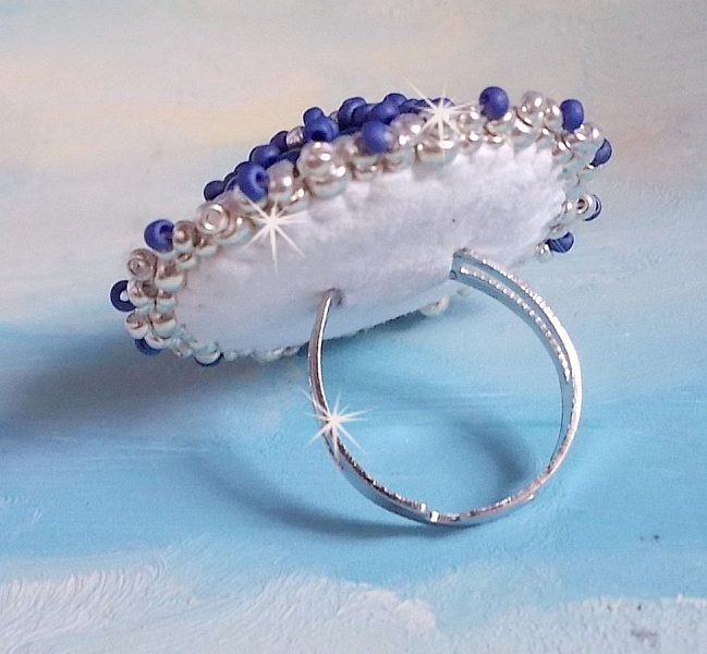 Marine Blue ring embroidered with Swarovski crystal, round pearls and Miyuki seed beads