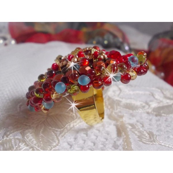 Mia ring embroidered with a cabochon Baroque Vintage Asian ruby and very fine pearls.