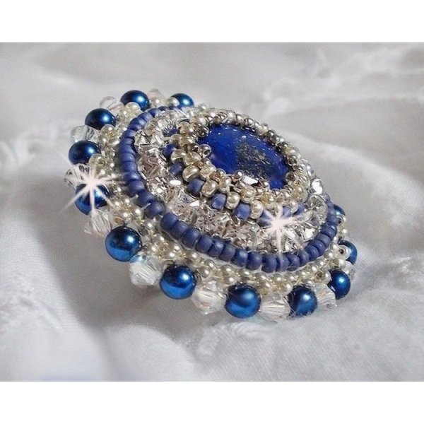 Blue Nile ring embroidered with lapis lazuli and Swarovski crystals