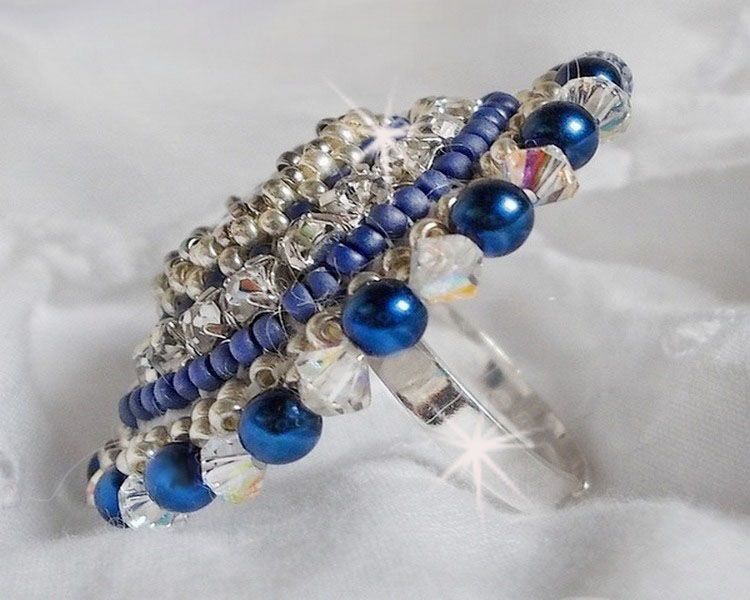 Blue Nile ring embroidered with lapis lazuli and Swarovski crystals