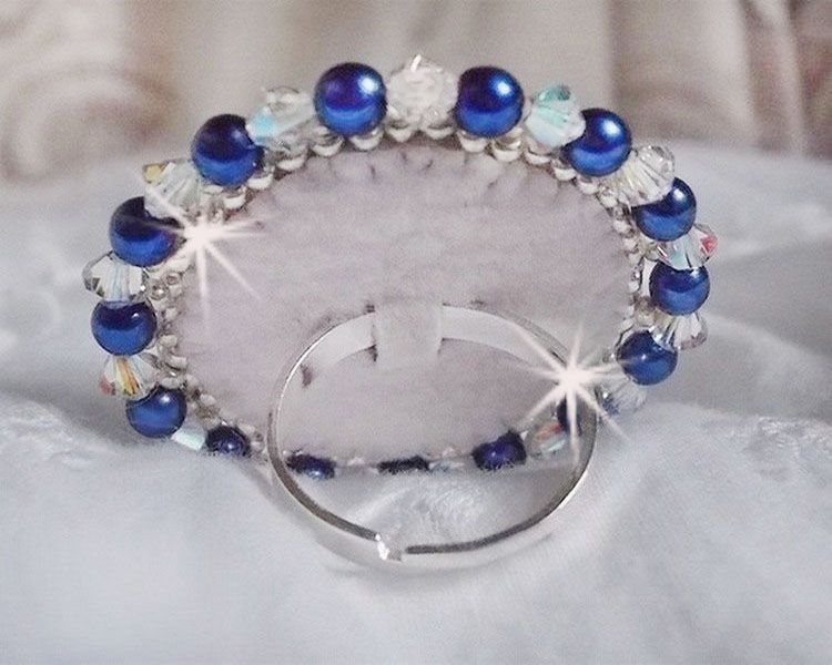 Blue Nile ring embroidered with lapis lazuli and Swarovski crystals