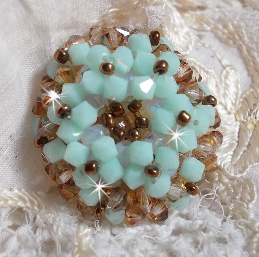 Water lily ring with facets and spinning tops in Swarovski crystal