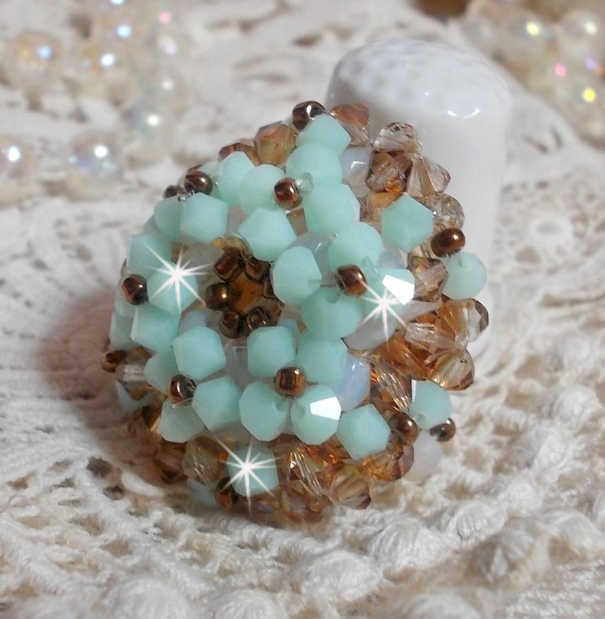 Water lily ring with facets and spinning tops in Swarovski crystal