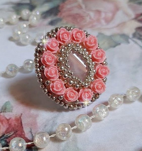 Parisian Roses ring embroidered with a Quartz cabochon adorned with resin roses and rocailles